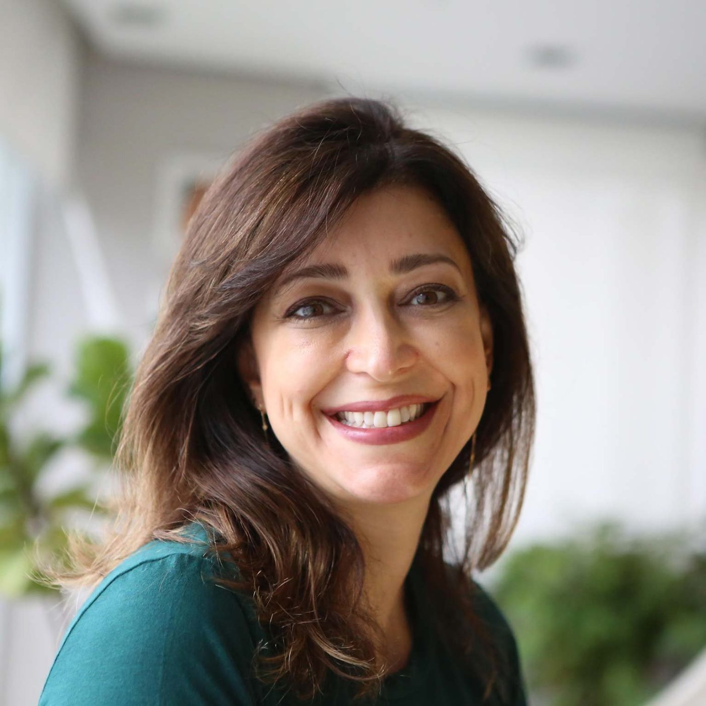 Nutricionista Poliana Scarcella sorrindo